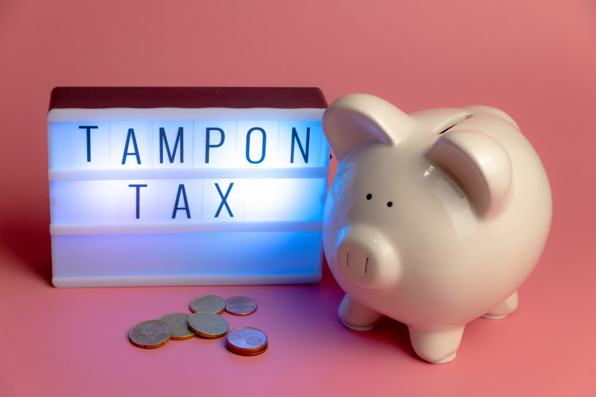 LloydsFarmacia cancella a Milano la “Tampon Tax”. Per tutto il 2022 LloydsFarmacia cancella a Milano la “Tampon Tax”. Per tutto il 2022