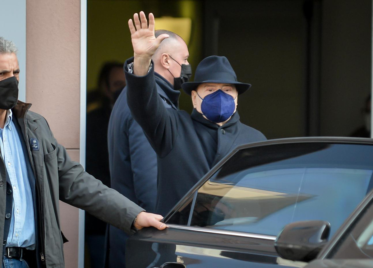 Fi, Berlusconi: “Chiamai io Mattarella per invitarlo al bis”. Su Casini…