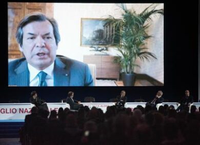 “Intesa mette le basi per trasformarsi in fintech. Ora garanzie contrattuali”