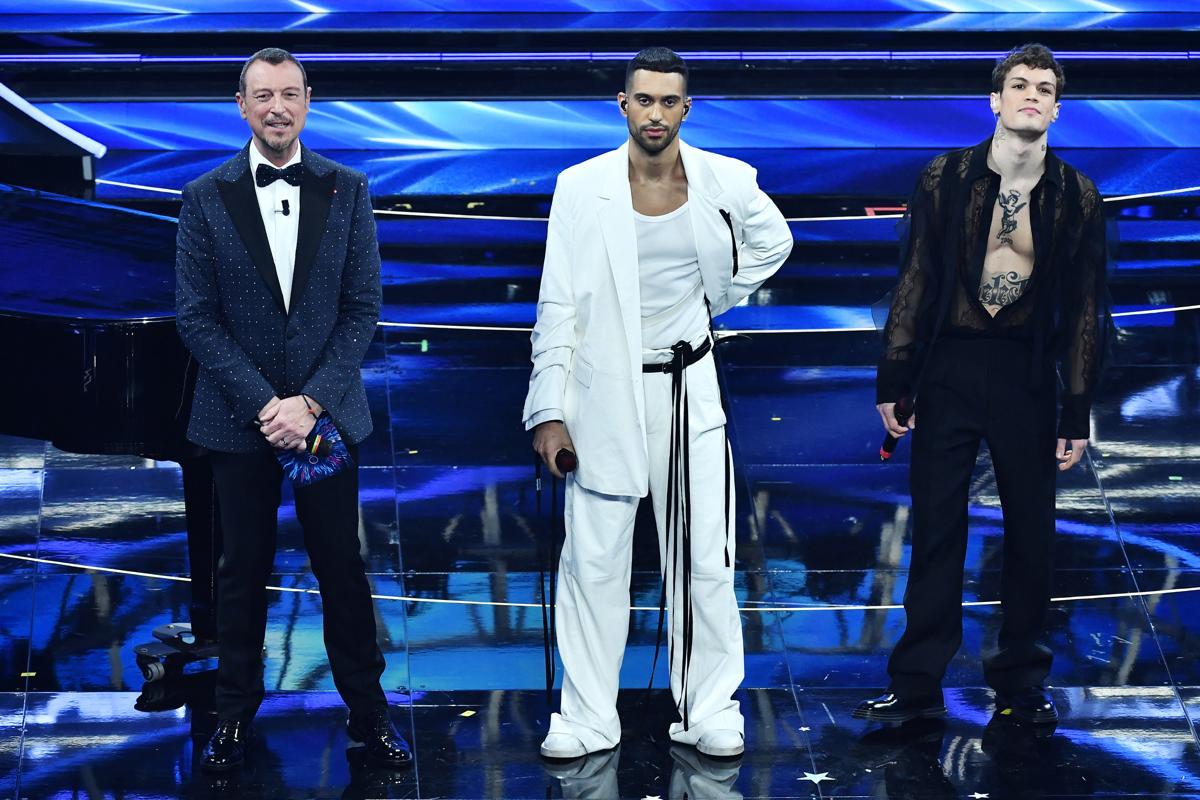 Sanremo 2022, Mahmood e Blanco superano Elisa. Drusilla star all’Ariston Sanremo 2022, Mahmood e Blanco superano Elisa. Drusilla star all’Ariston