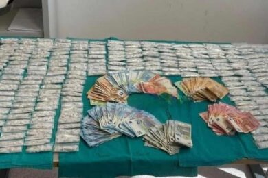Blitz antidroga in un appartamento di Tor Bella Monaca, arrestate 6 persone