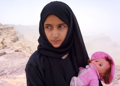 Lecce, a 12 anni promessa sposa a un pakistano: la madre nei guai