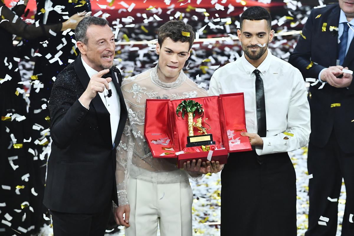 Sanremo 2022, Mahmood e Blanco vittoria da “Brividi”. “Testo autobiografico”