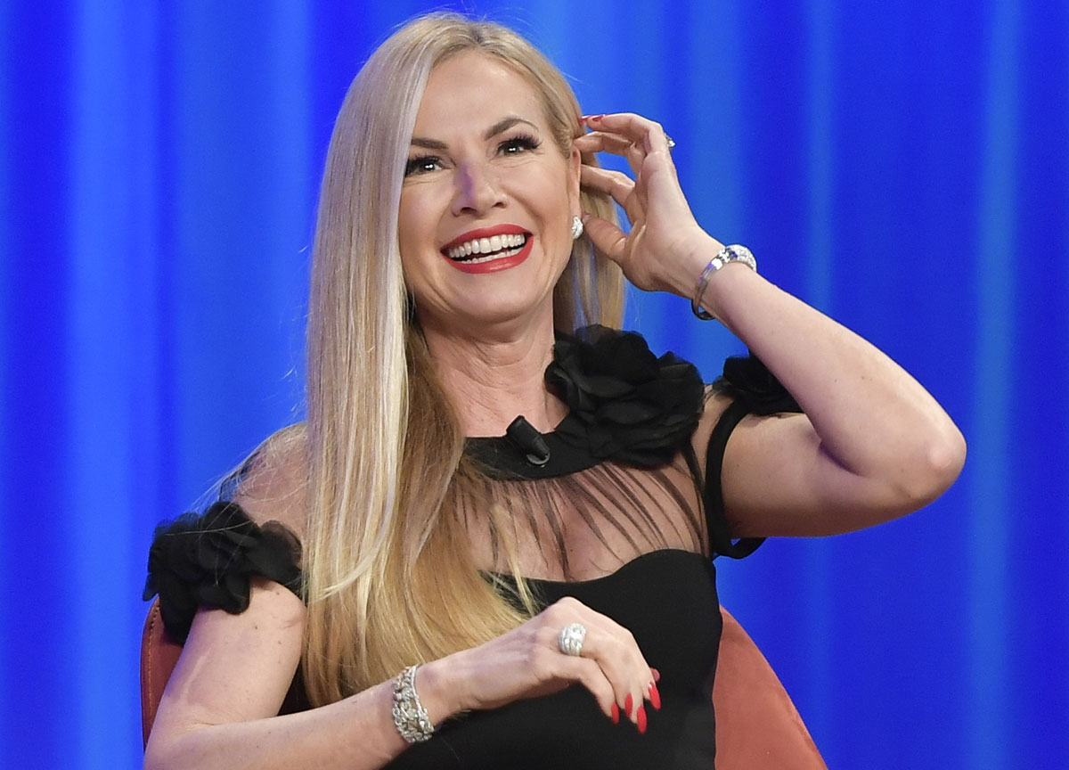 Milano, Federica Panicucci vittima del vento forte: “Sono viva per miracolo” Milano, Federica Panicucci vittima del vento forte: “Sono viva per miracolo”