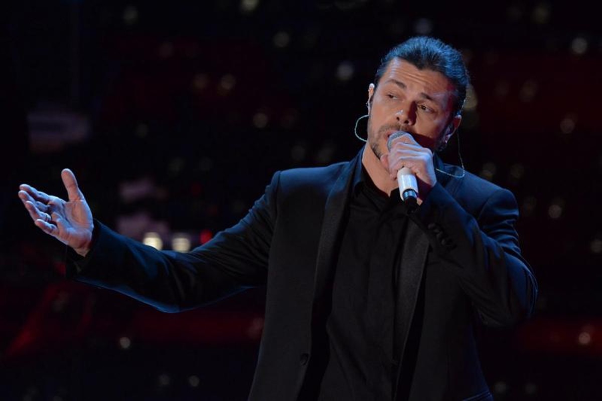 Chi è Gianluca Grignani: età, moglie, canzoni e partecipazione a Sanremo Chi è Gianluca Grignani: età, moglie, canzoni e partecipazione a Sanremo