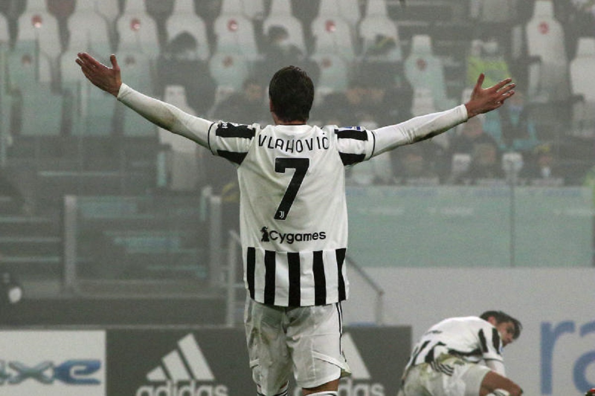 Vlahovic, che esordio! Solo un top meglio del serbo che omaggia Del Piero Vlahovic, che esordio! Solo un top meglio del serbo che omaggia Del Piero