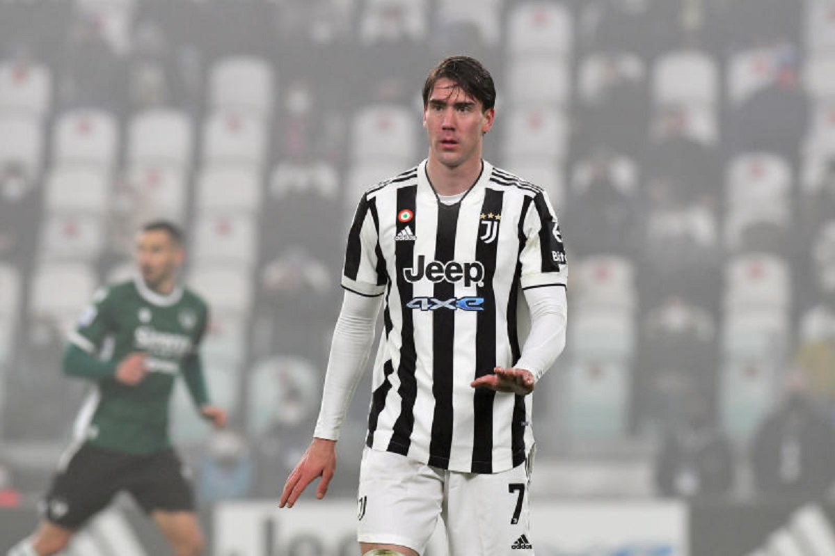 Vlahovic, che esordio! Solo un top meglio del serbo che omaggia Del Piero Vlahovic, che esordio! Solo un top meglio del serbo che omaggia Del Piero