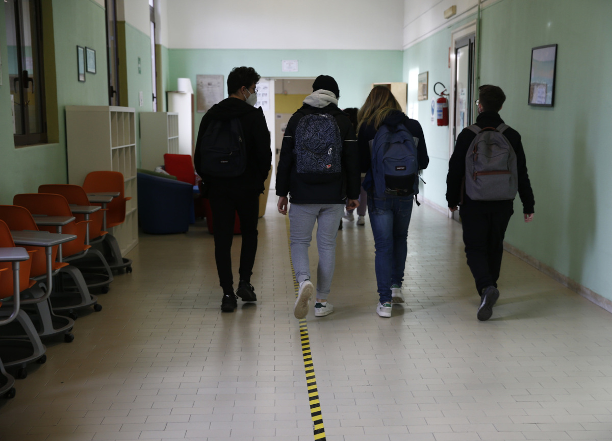Scuola, la app anti bullismo. Un sms anonimo avvisa direttamente il preside Scuola, la app anti bullismo. Un sms anonimo avvisa direttamente il preside