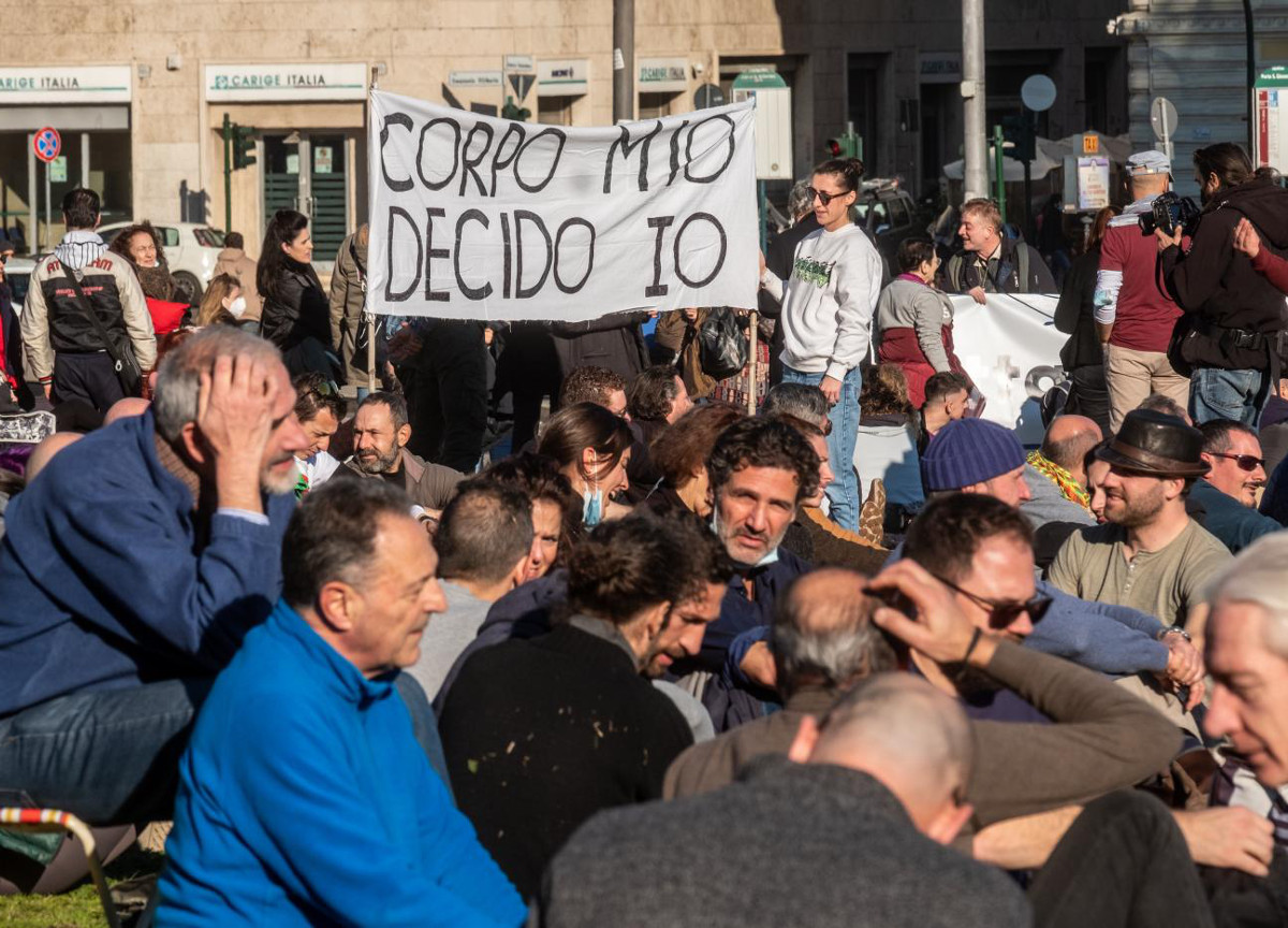 Marcia no vax, il Prefetto vieta le manifestazioni a Roma e provincia Marcia no vax, il Prefetto vieta le manifestazioni a Roma e provincia