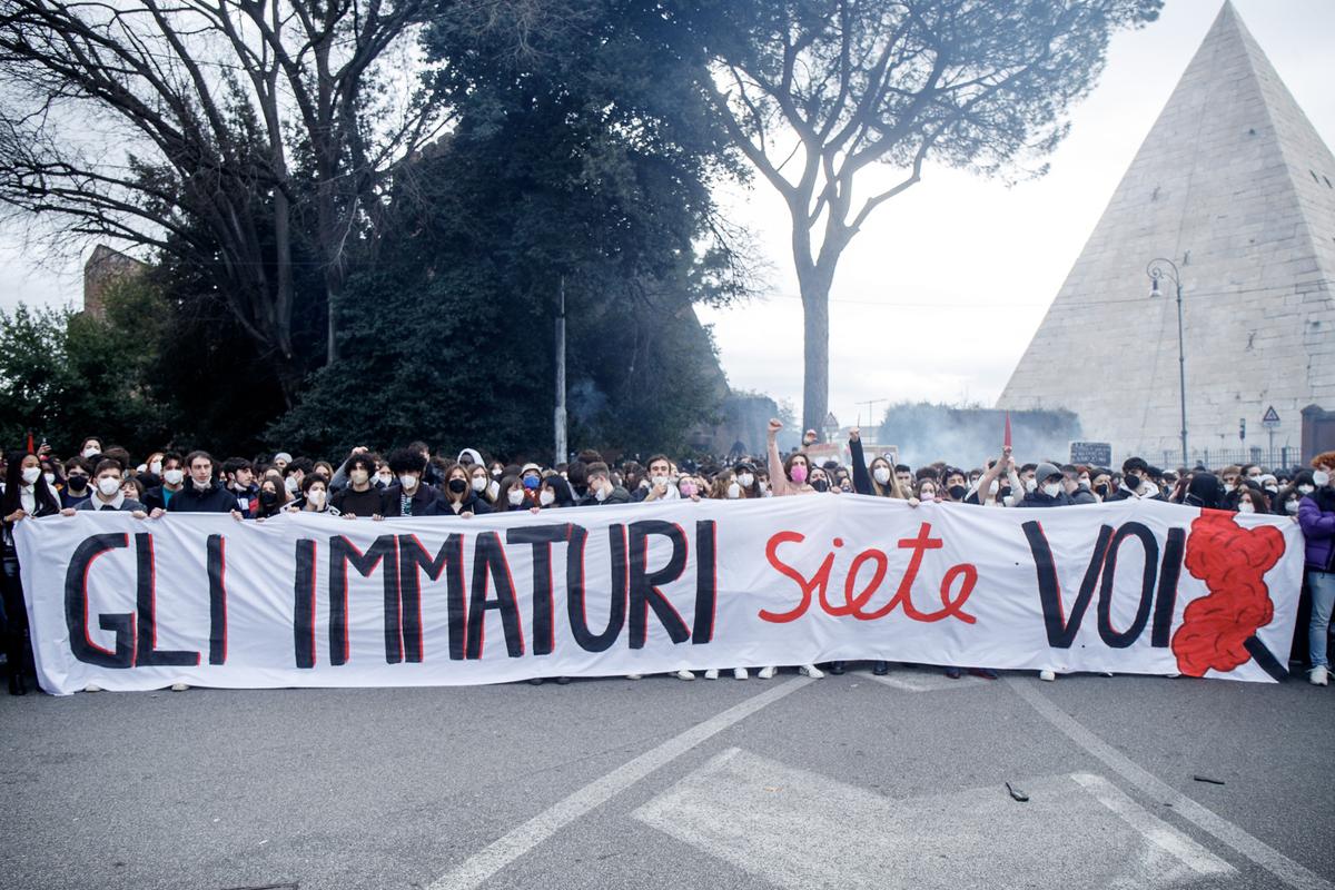 Il CSPI “boccia” Bianchi: sulla maturità 2022 hanno ragione gli studenti Il CSPI “boccia” Bianchi: sulla maturità 2022 hanno ragione gli studenti