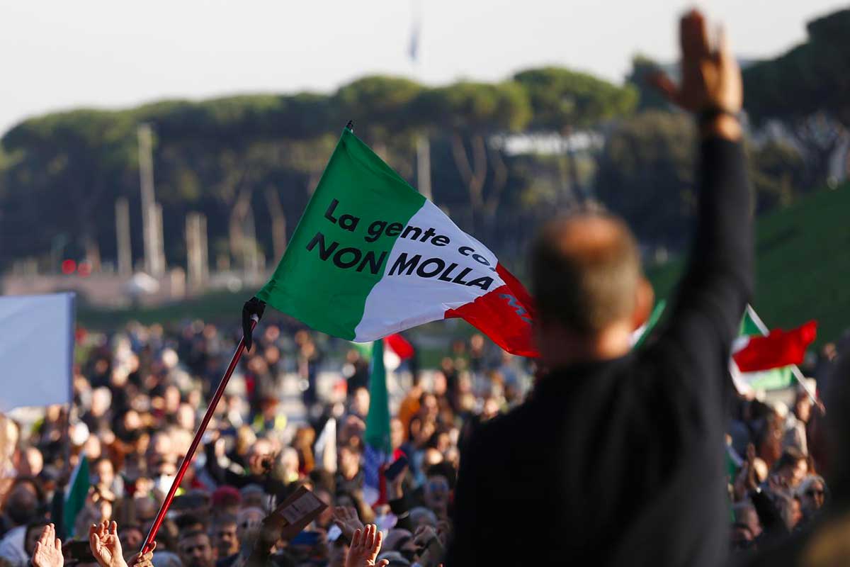 Marcia no vax, il Prefetto vieta le manifestazioni a Roma e provincia Marcia no vax, il Prefetto vieta le manifestazioni a Roma e provincia