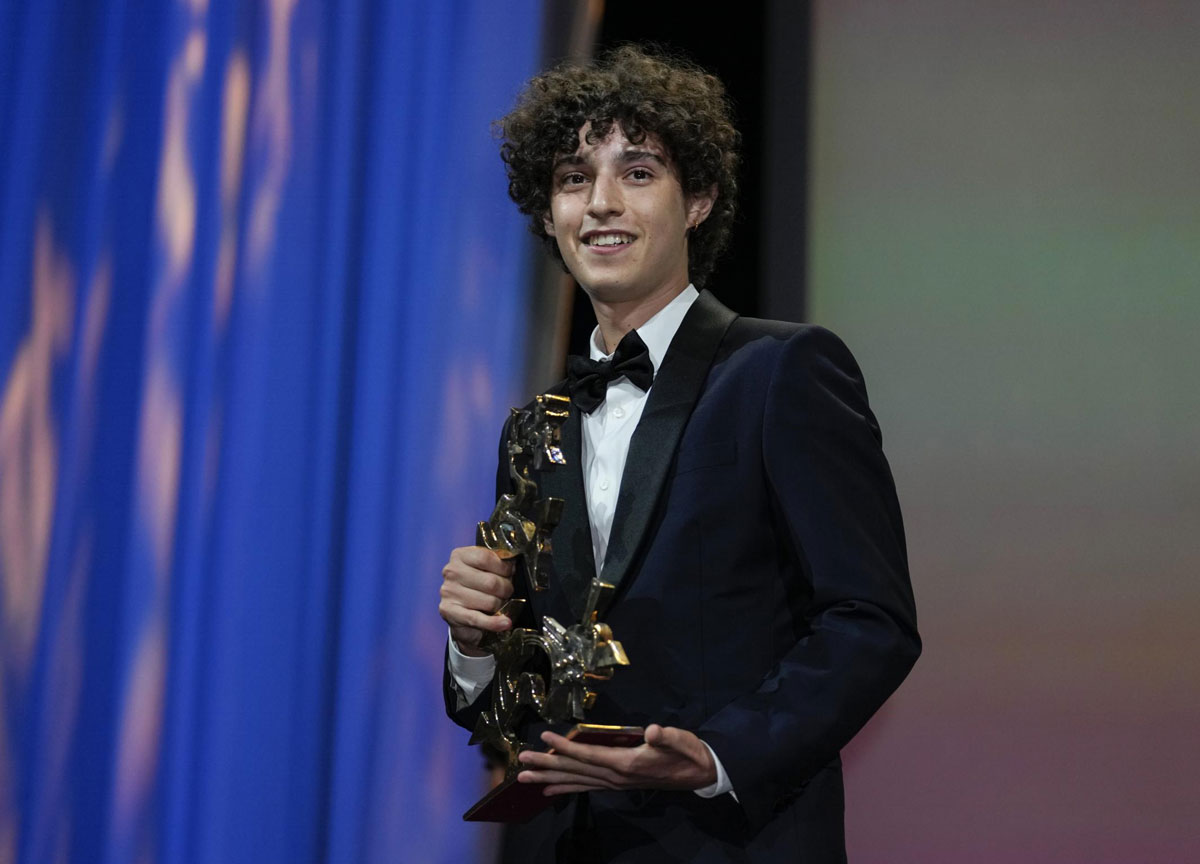 Filippo Scotti, chi è il protagonista del film “É stata la mano di Dio” Filippo Scotti, chi è il protagonista del film “É stata la mano di Dio”