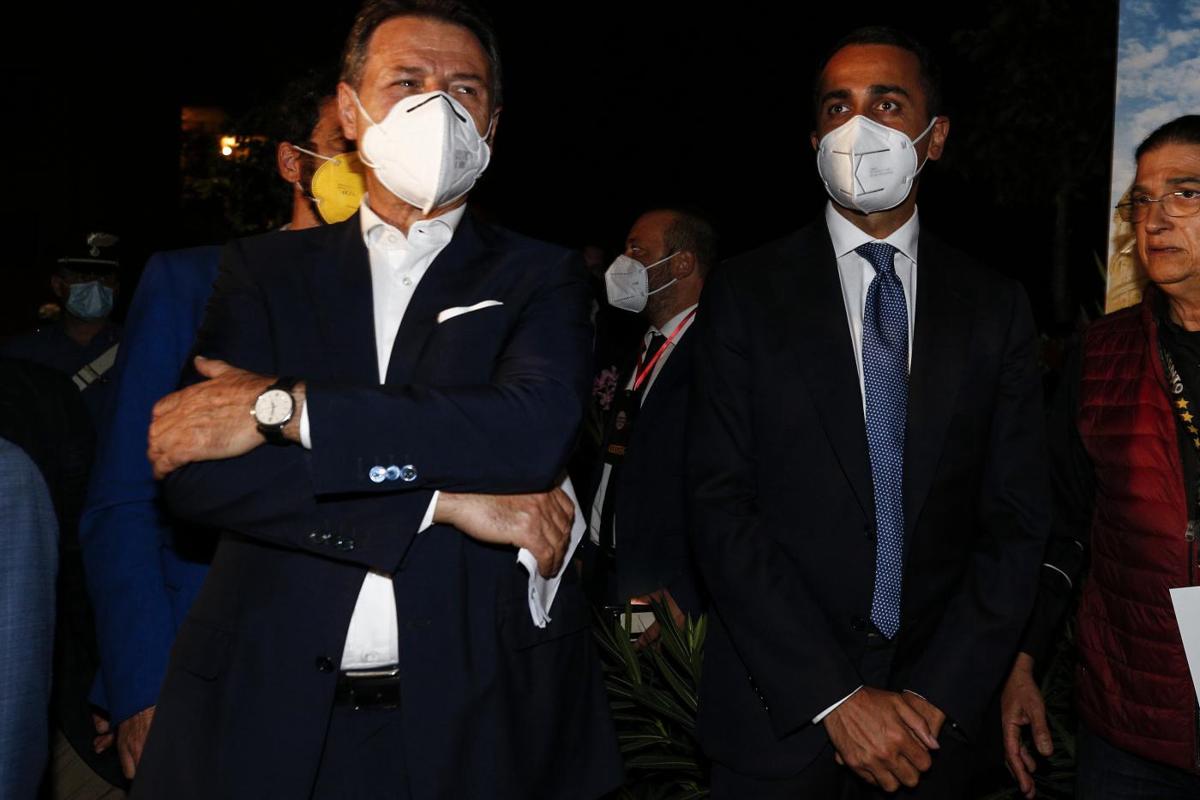 M5s, Grillo scavalca Conte e punta ad un nuovo direttivo. Ex premier spiazzato M5s, Grillo scavalca Conte e punta ad un nuovo direttivo. Ex premier spiazzato