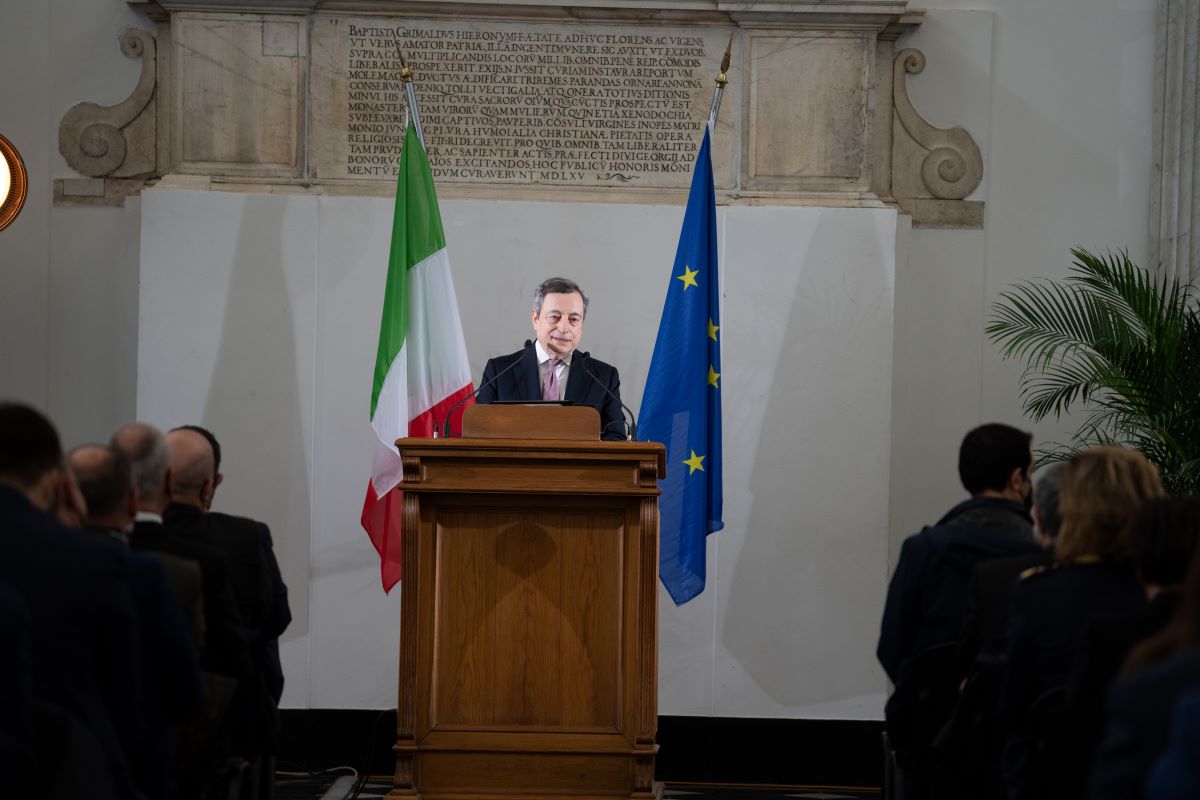 Caro bollette, Draghi. “Governo al lavoro, intervento nei prossimi giorni” Caro bollette, Draghi. “Governo al lavoro, intervento nei prossimi giorni”