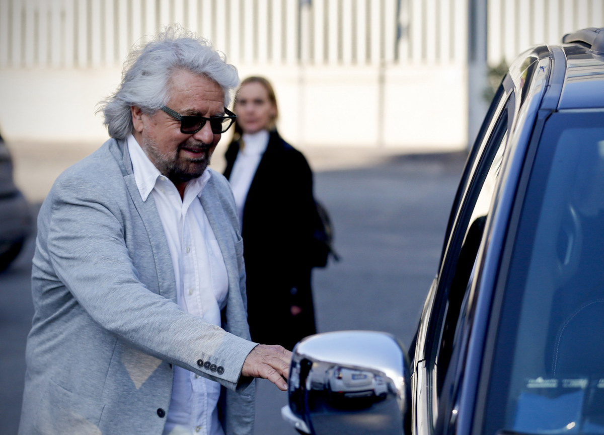M5S, Grillo a Roma: faccia a faccia con Di Maio, Conte e Raggi M5S, Grillo a Roma: faccia a faccia con Di Maio, Conte e Raggi