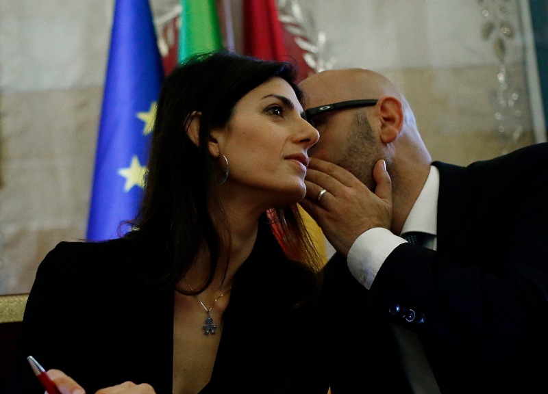 Residenza on line a Roma: “Gualtieri inaugura il lavoro della Giunta Raggi” Residenza on line a Roma: “Gualtieri inaugura il lavoro della Giunta Raggi”