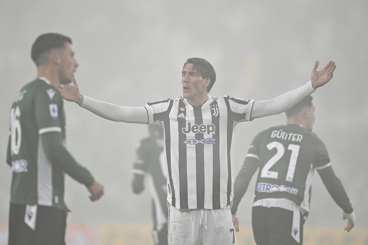 Vlahovic-Juventus, clamoroso retroscena sul Real Madrid (triangolo con Mbappé) Vlahovic-Juventus, clamoroso retroscena sul Real Madrid (triangolo con Mbappé)