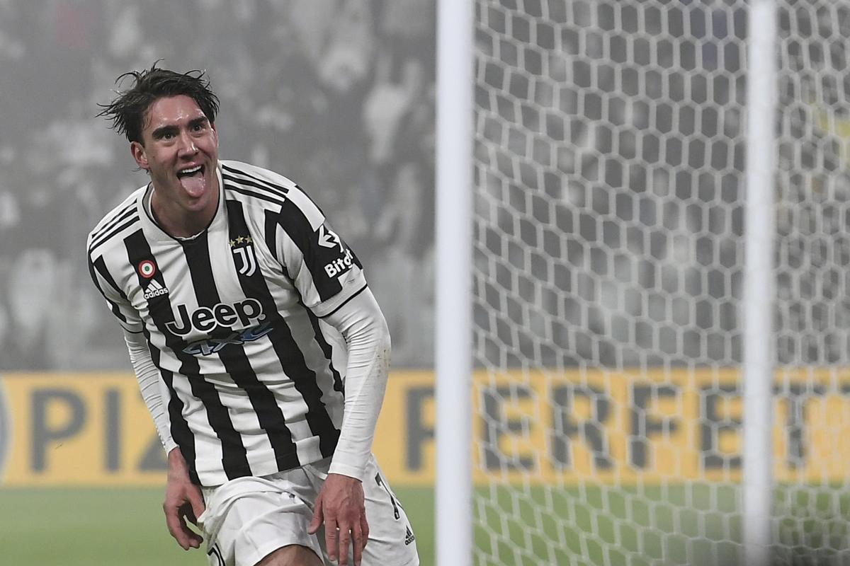 Vlahovic-Juventus, clamoroso retroscena sul Real Madrid (triangolo con Mbappé) Vlahovic-Juventus, clamoroso retroscena sul Real Madrid (triangolo con Mbappé)