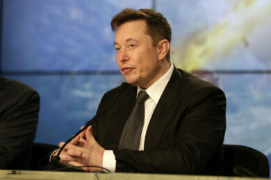 Razzismo, accuse a Tesla di Musk: insulti, un reparto detto “piantagione”