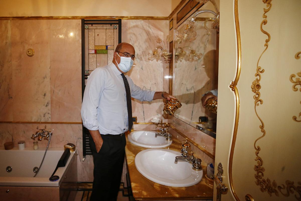 Casamonica, confiscati beni per oltre 20 milioni: ville, preziosi, società