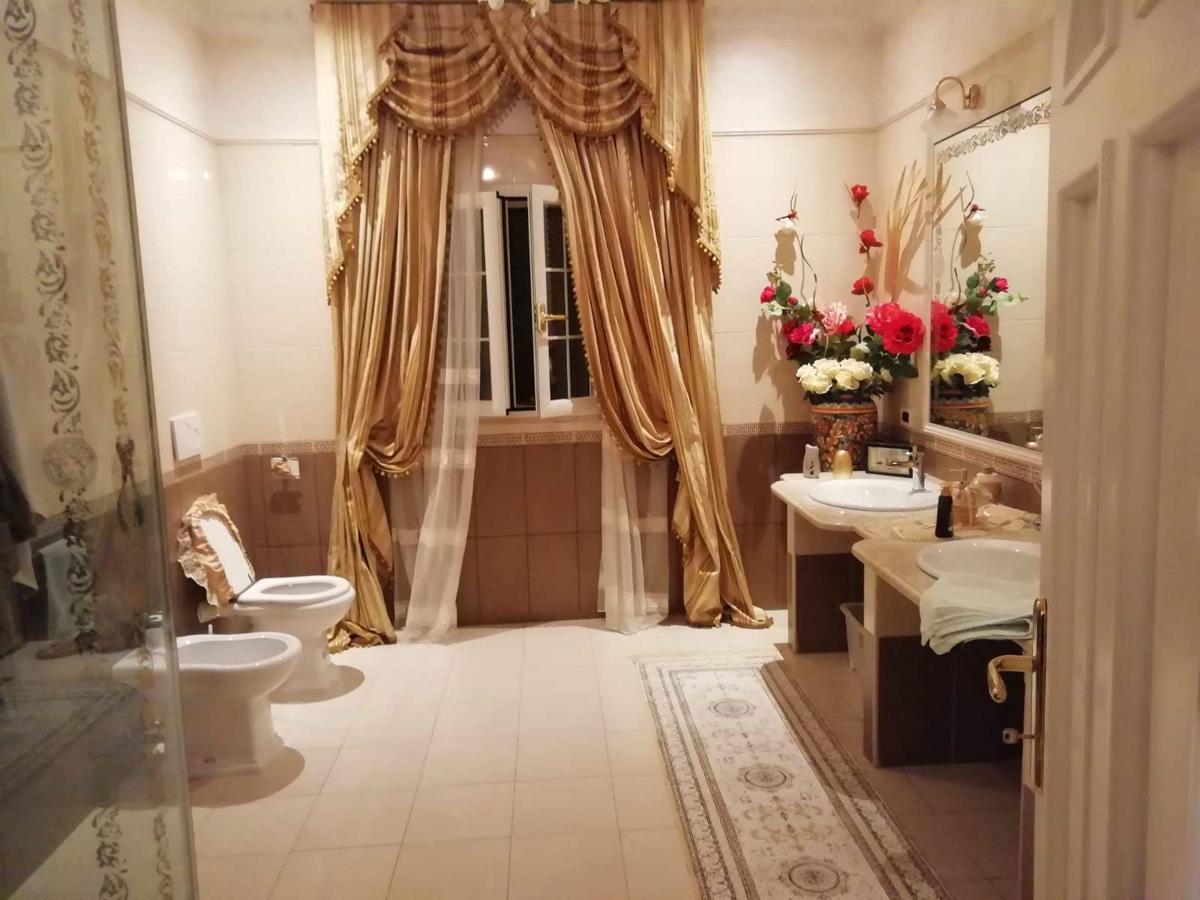 Casamonica, confiscati beni per oltre 20 milioni: ville, preziosi, società