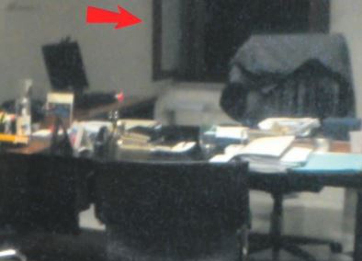 David Rossi, la foto che incastra il pm Nastasi. “Era in quel vicolo, guardi”