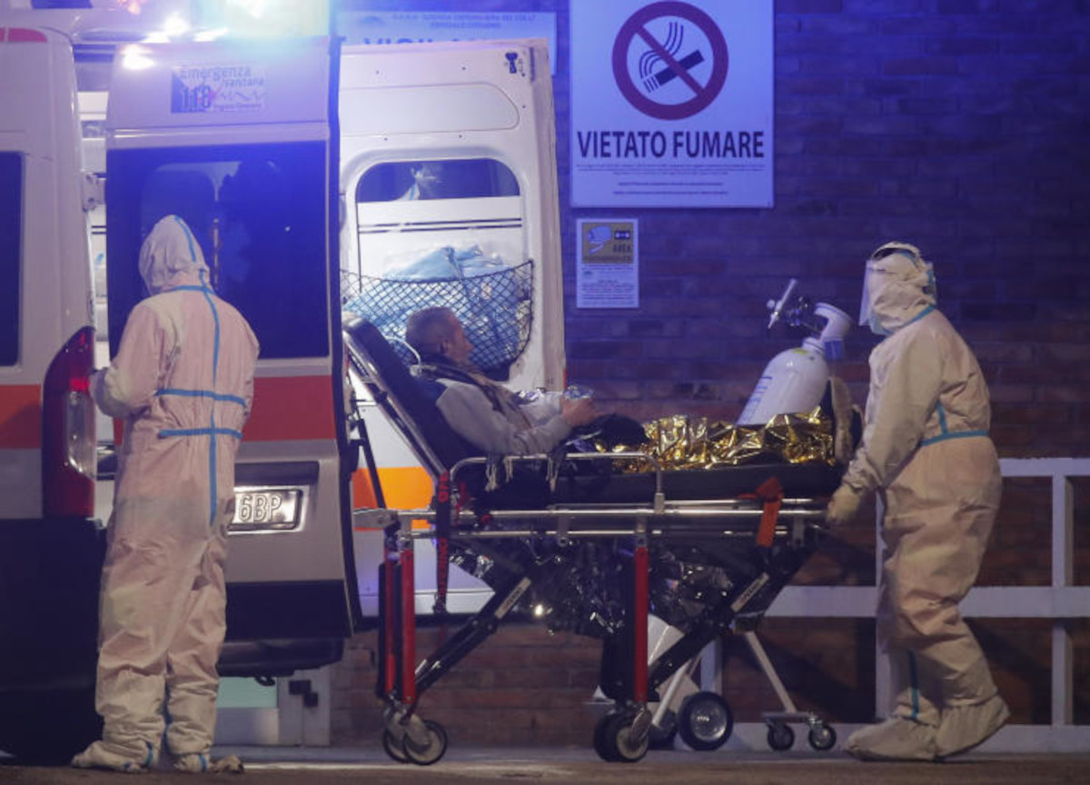 Effetto Covid, un medico su 5 dallo psicologo. “Sono in molti a non reggere” Effetto Covid, un medico su 5 dallo psicologo. “Sono in molti a non reggere”