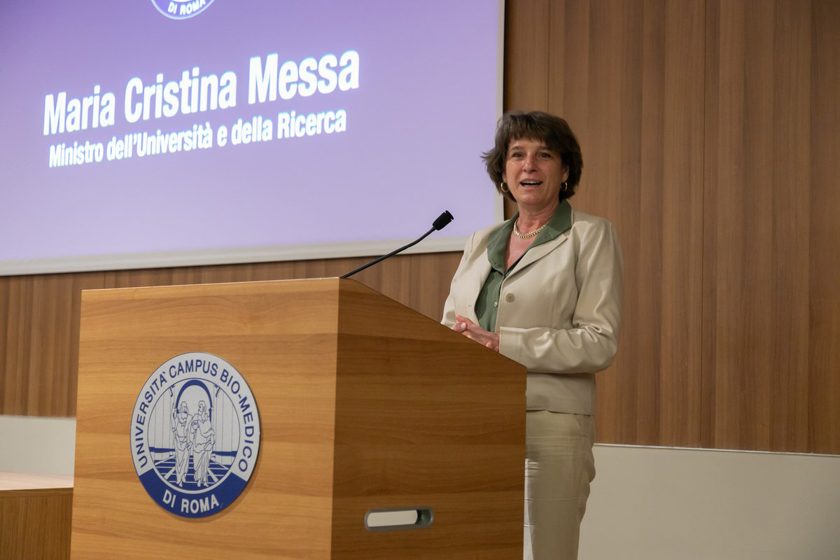 Donne e STEM, Save the Children: basta stereotipi sulle ragazze nella scienza Donne e STEM, Save the Children: basta stereotipi sulle ragazze nella scienza