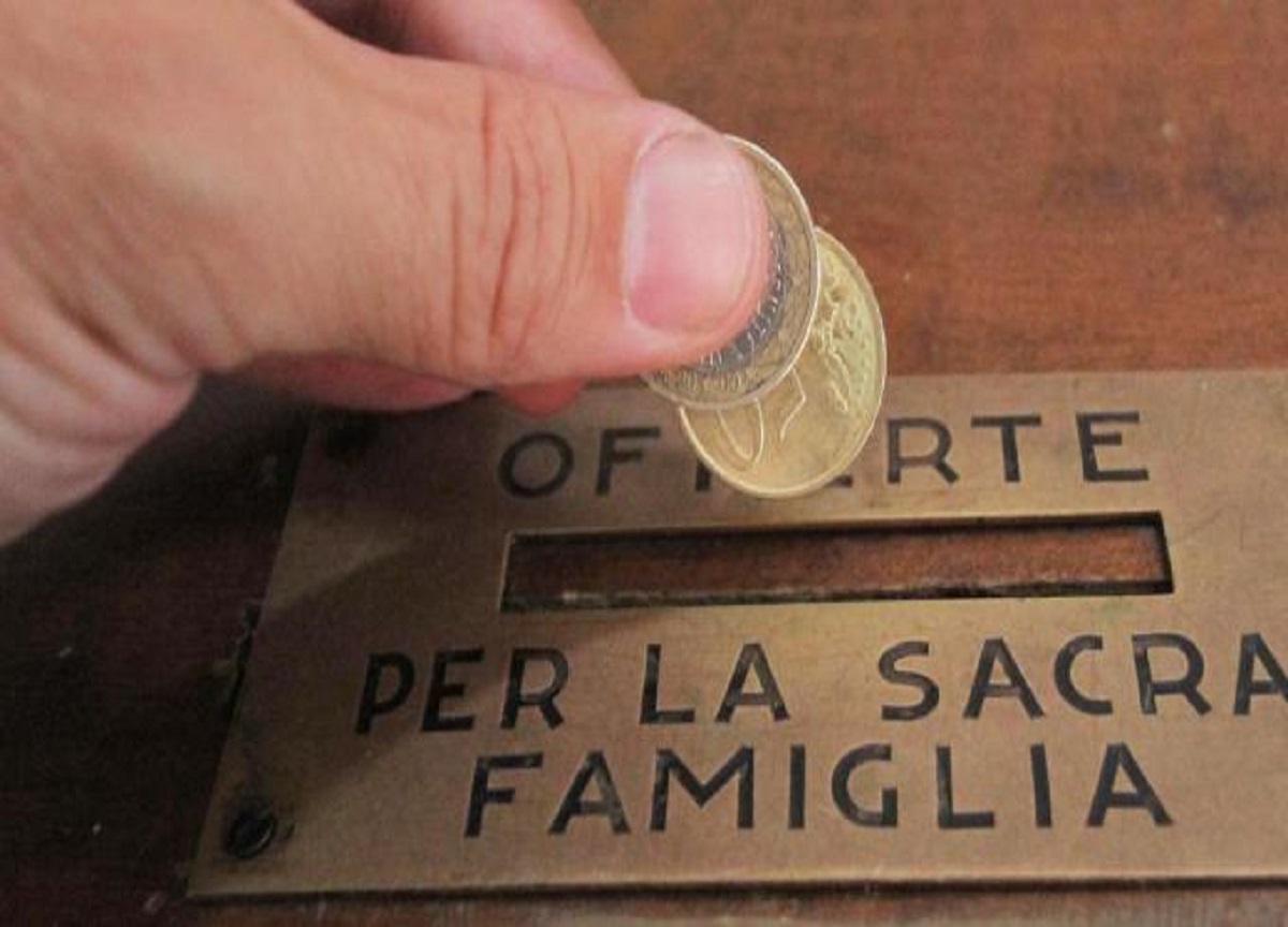 Parrocchie milanesi in crisi: crollate le offerte alle messe domenicali Parrocchie milanesi in crisi: crollate le offerte alle messe domenicali