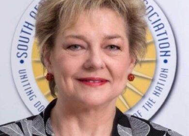 Omicron, dottoressa sudafricana rivela: “Pressing per definirla grave”