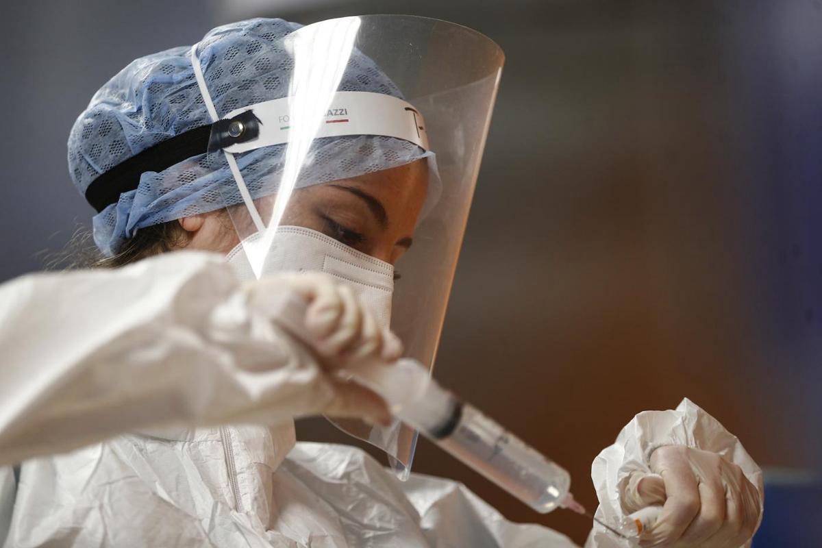 Covid, saga delle contraddizioni Ecdc-Oms: “Omicron non è l’ultima variante” Covid, saga delle contraddizioni Ecdc-Oms: “Omicron non è l’ultima variante”