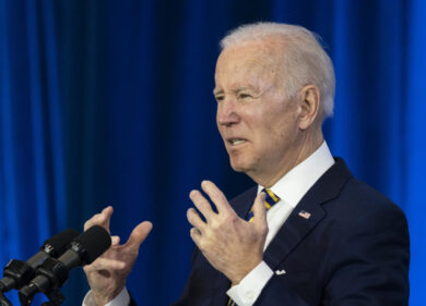 Guerra Ucraina, Putin non si ferma. Biden e il piano B: segnale di debolezza