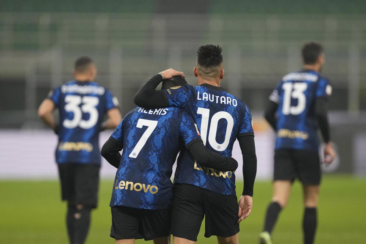 Inter-Liverpool: Bastoni-De Vrij, Lautaro-Sanchez, le scelte di Inzaghi Inter-Liverpool: Bastoni-De Vrij, Lautaro-Sanchez, le scelte di Inzaghi