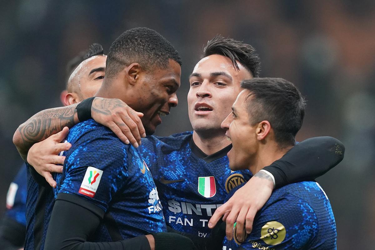 Inter-Liverpool: Bastoni-De Vrij, Lautaro-Sanchez, le scelte di Inzaghi Inter-Liverpool: Bastoni-De Vrij, Lautaro-Sanchez, le scelte di Inzaghi