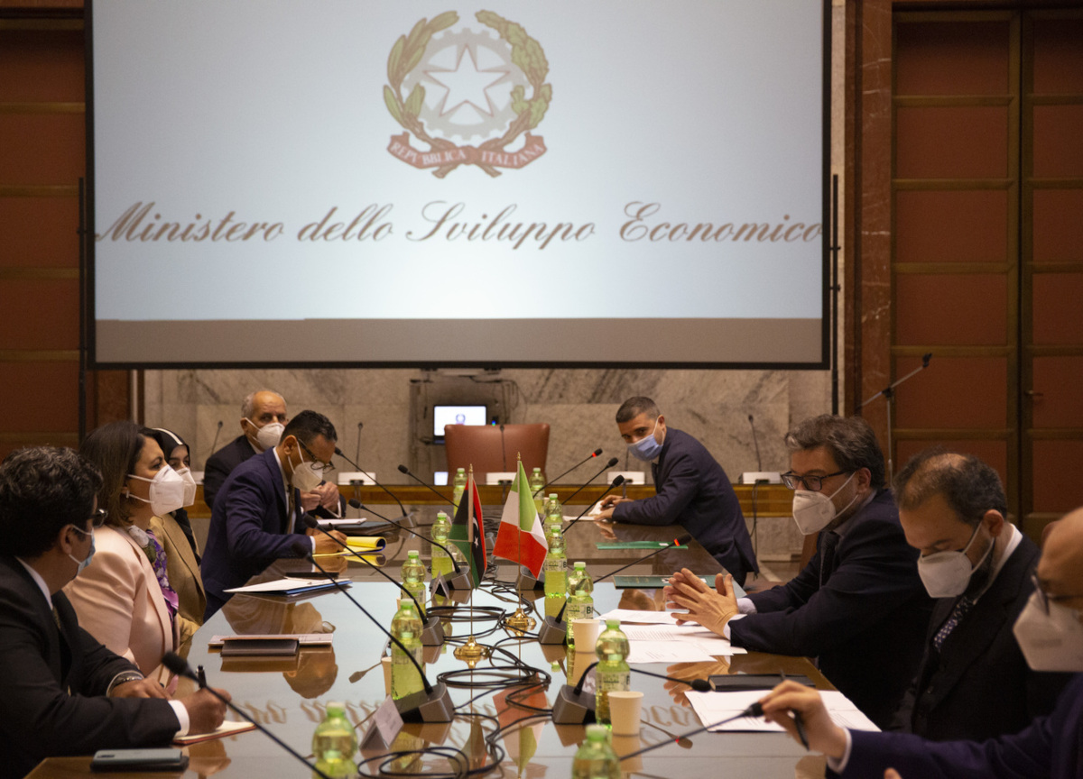 Ministeri, tempo di aumenti di stipendio. Ai dipendenti fino a 2500 € in più Ministeri, tempo di aumenti di stipendio. Ai dipendenti fino a 2500 € in più