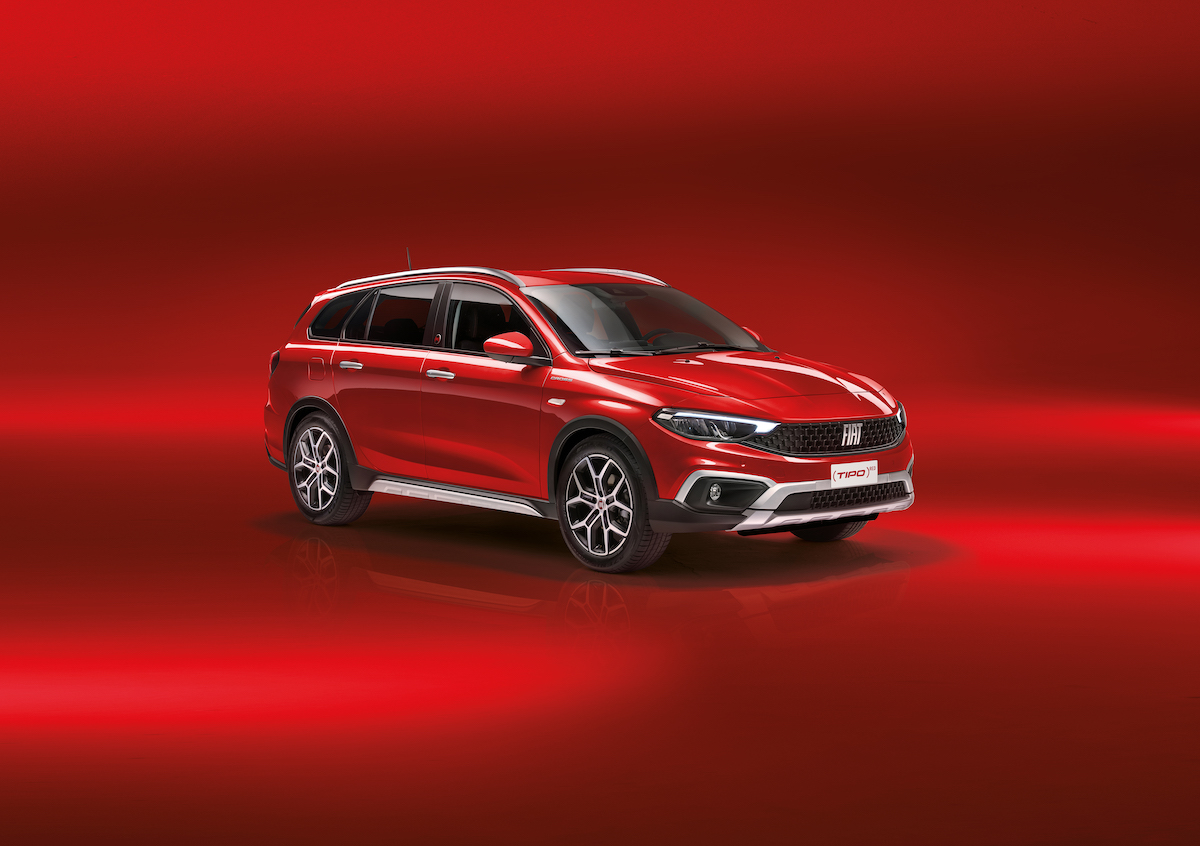 Fiat: Nuove 500X Hybrid e Tipo Hybrid, la gamma è 100% elettrificata