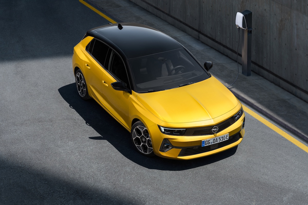 Nuova Opel Astra diventa ibrida e si prepara al pure electric Nuova Opel Astra diventa ibrida e si prepara al pure electric