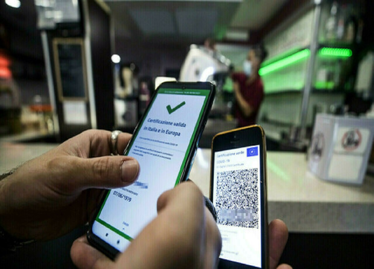 Green Pass abolito dopo il 31 marzo? Le parole del sottosegretario Costa Green Pass abolito dopo il 31 marzo? Le parole del sottosegretario Costa