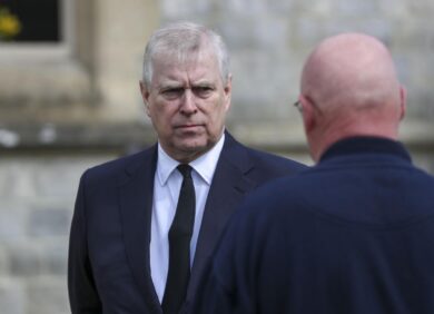 Indagini su Carlo mentre Andrea pensa a chiudere la causa con soldi pubblici