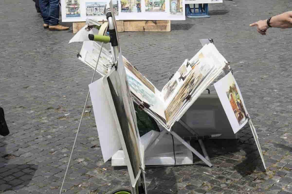 Gang dei pittori di strada a Monti, tre albanesi arrestati per estorsione Gang dei pittori di strada a Monti, tre albanesi arrestati per estorsione