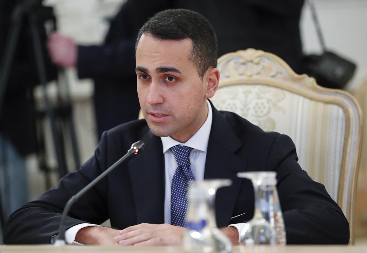 Di Maio a Mosca incontra Lavrov: “Risolvere con diplomazia, evitare sanzioni” Di Maio a Mosca incontra Lavrov: “Risolvere con diplomazia, evitare sanzioni”