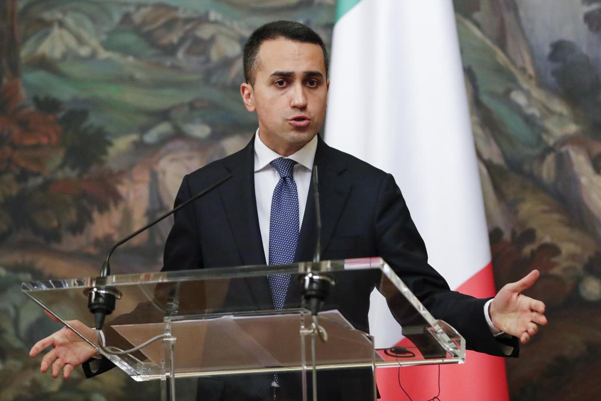 Di Maio a Mosca incontra Lavrov: “Risolvere con diplomazia, evitare sanzioni” Di Maio a Mosca incontra Lavrov: “Risolvere con diplomazia, evitare sanzioni”