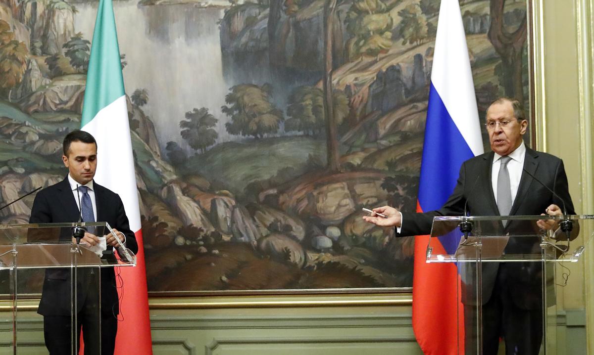Di Maio a Mosca incontra Lavrov: “Risolvere con diplomazia, evitare sanzioni” Di Maio a Mosca incontra Lavrov: “Risolvere con diplomazia, evitare sanzioni”