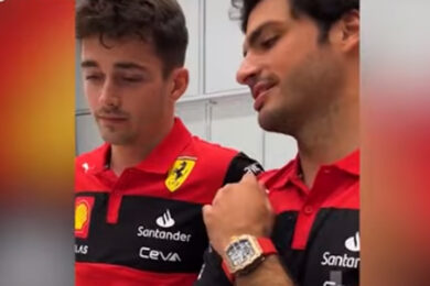 Leclerc e Sainz, vedono la Ferrari F1-75: “Mamma mia…”. Video