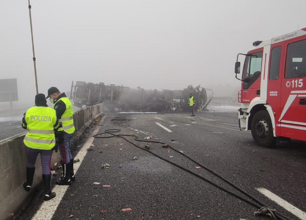Autostrada A1, incidente tra Milano sud e Lodi: riprende la circolazione Autostrada A1, incidente tra Milano sud e Lodi: riprende la circolazione