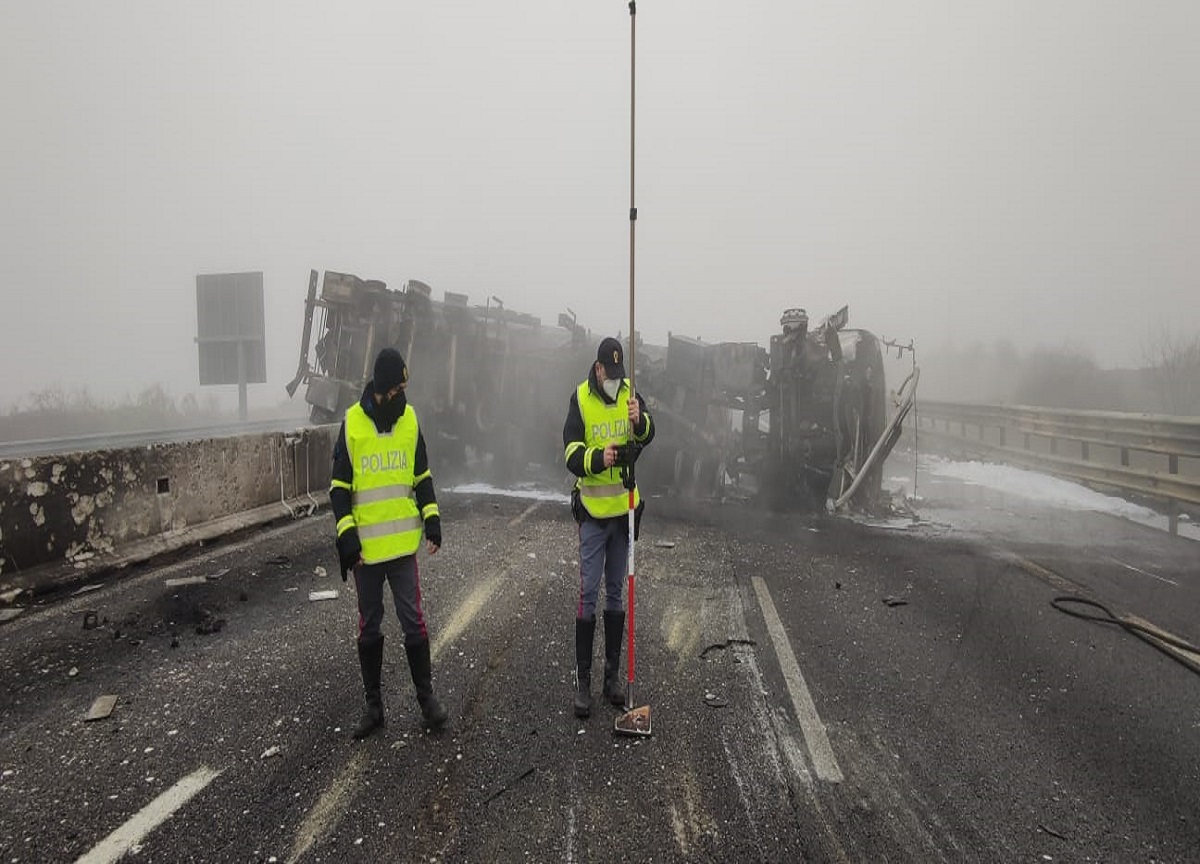 Autostrada A1, incidente tra Milano sud e Lodi: riprende la circolazione Autostrada A1, incidente tra Milano sud e Lodi: riprende la circolazione