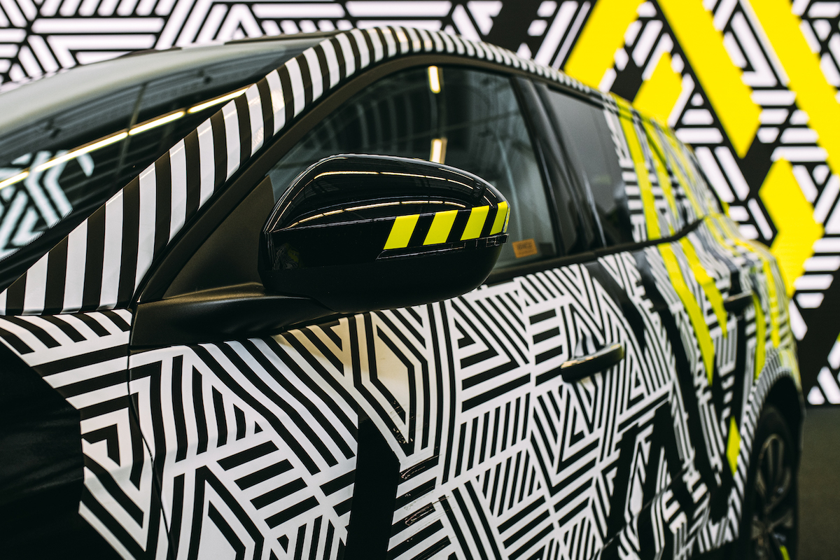 Nuovo Renault Austral:quando il camouflage diventa arte Nuovo Renault Austral:quando il camouflage diventa arte