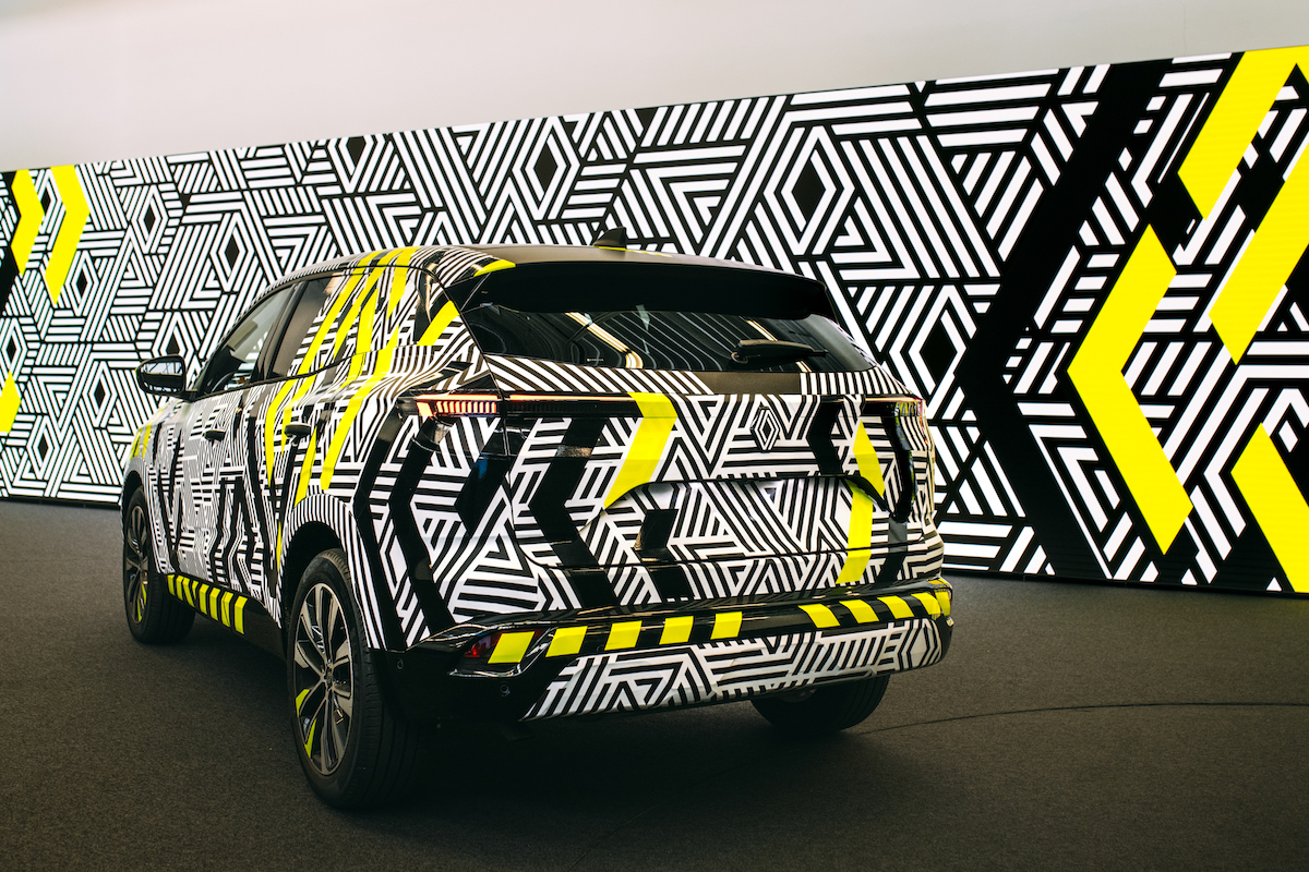 Nuovo Renault Austral:quando il camouflage diventa arte Nuovo Renault Austral:quando il camouflage diventa arte