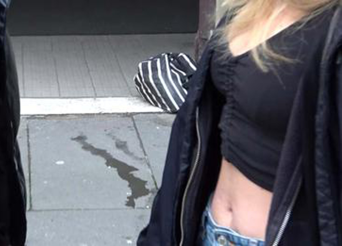 Roma, “che stai sulla Salaria”. Rivolta studenti: minigonne e pance scoperte Roma, “che stai sulla Salaria”. Rivolta studenti: minigonne e pance scoperte