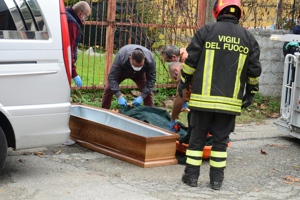 Incidente sul lavoro Cervia, cede braccio della gru: muore operaio di 44 anni Incidente sul lavoro Cervia, cede braccio della gru: muore operaio di 44 anni